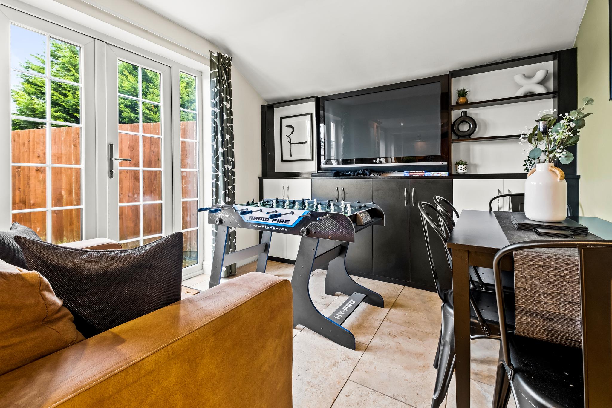 Sturdee Rd, Leicester | Large 3 Bedroom House3